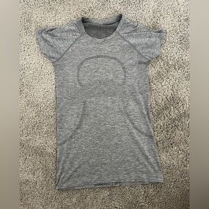 Size 4 Light Gray lululemon Swiftly Tech